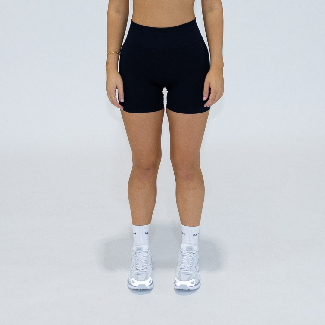 ESSENTIAL SHORTS