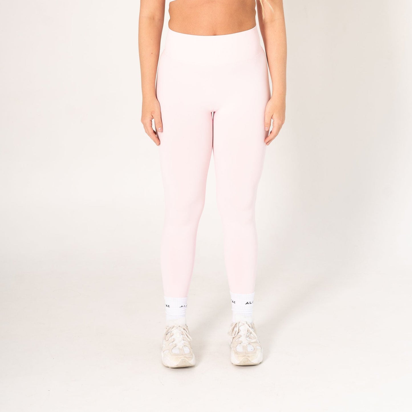 ESSENTIAL LEGGINGS
