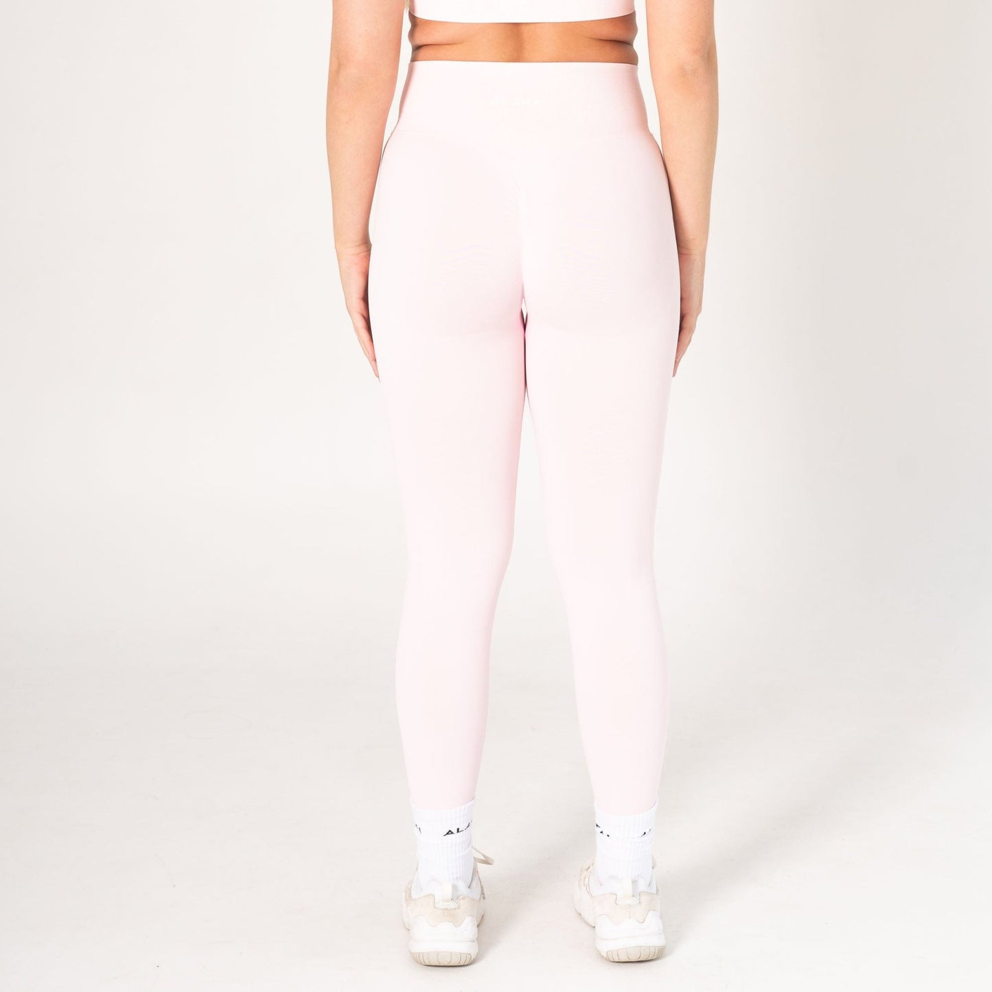 ESSENTIAL LEGGINGS