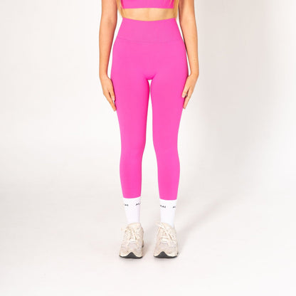 ESSENTIAL LEGGINGS